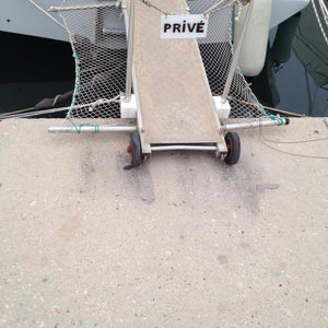 Customer photo of a bespoke boat gangway net.
