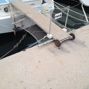 Customer photo of a bespoke boat gangway net.