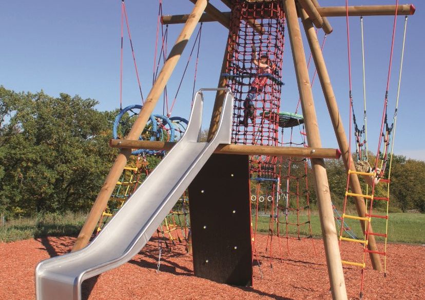 “Black Forest” Bird’s Nest Tower - Wooden Version - Made in Germany
