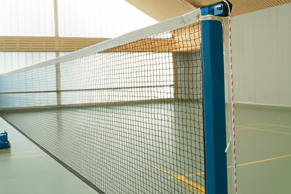 Badminton training net made from knotless polypropylene with reinforced nylon edging and 20mm mesh size.