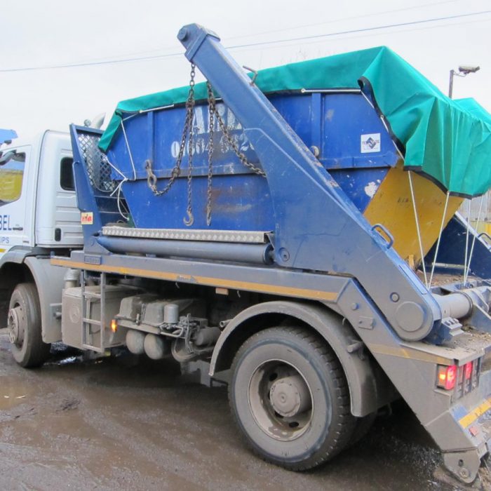 Skip Net High Density Raschel Debris Net With Bungee Cord