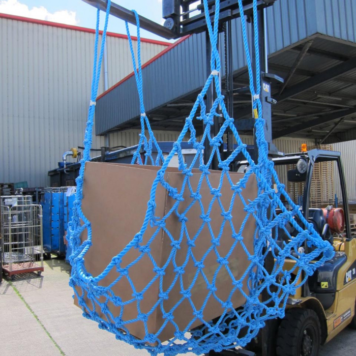 Blue rope hoist net in use